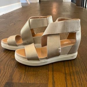 Dr. Scholl’s Scout High Wedge Sandal